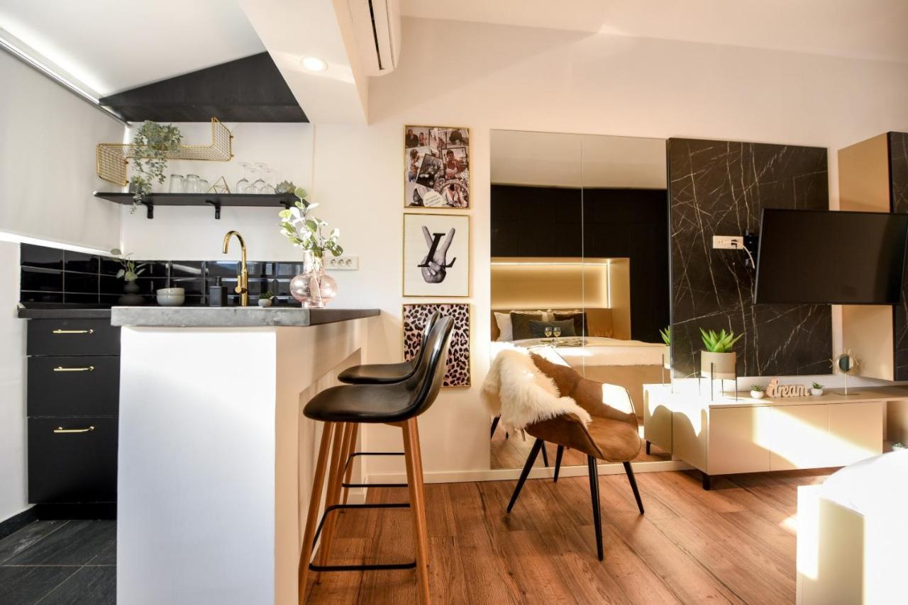Calea Victoriei Modern Studio - Escape In The City Center Bucareste Exterior foto