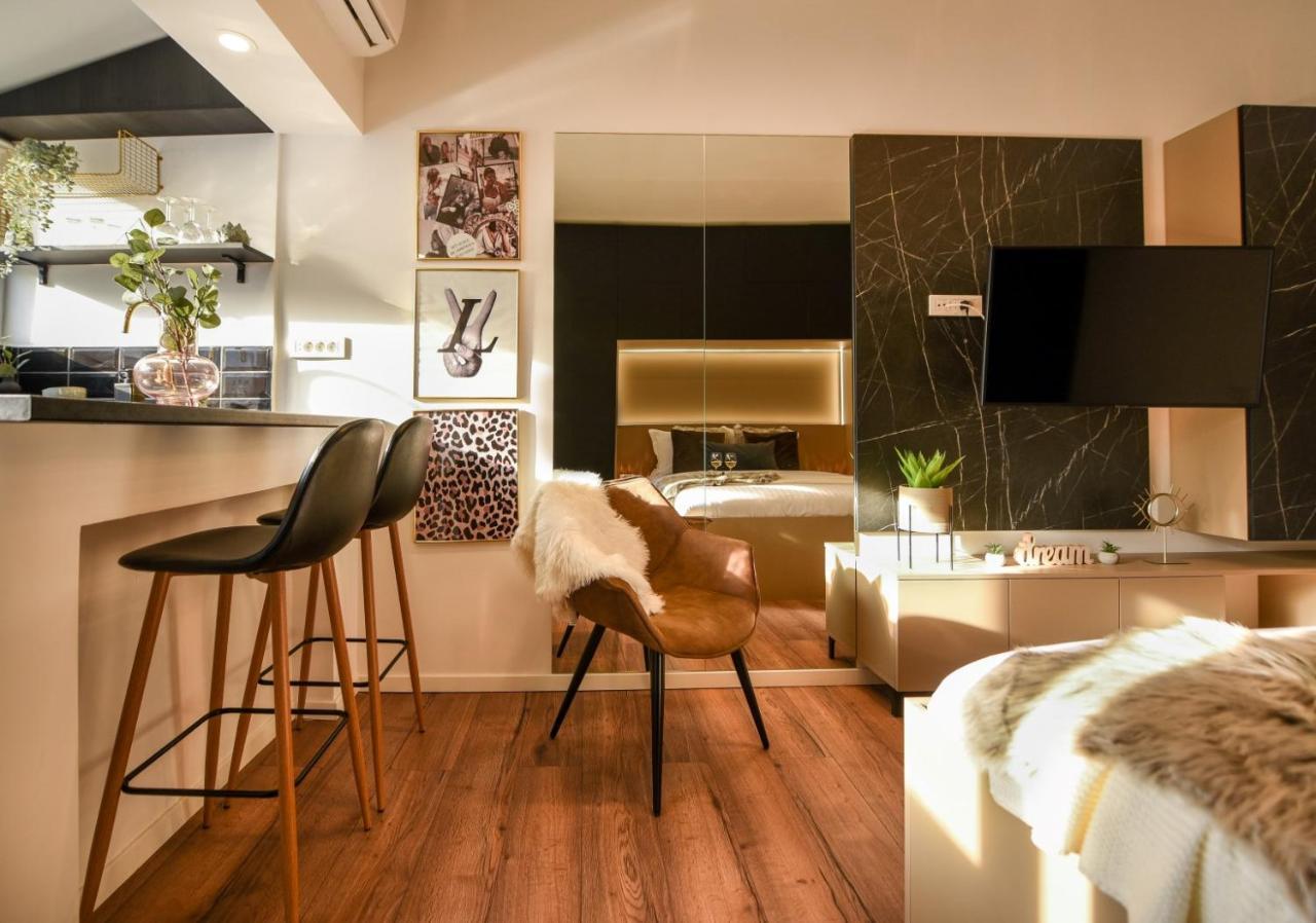 Calea Victoriei Modern Studio - Escape In The City Center Bucareste Exterior foto